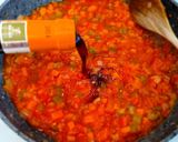 Foto del paso 6 de la receta: Escalopines de ternera en salsa de pimientos y tomate
