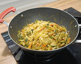 Foto del paso 6 de la receta: Noodles de arroz con setas y verduras en salsa de soja y especias Ras el Hanout