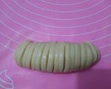 Foto langkah ke 5 dari resep Wool Roll Bread - Eggless, 1x Proofing.