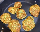 Cukkini tócsni, vagy fasírt recept fázis 9 fotója