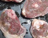 Foto del paso 2 de la receta: Chuletas de cordero en procesado de verdeo y leche con tabuleh