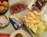Foto langkah ke 1 dari resep 17. Salad buah yoghurt.