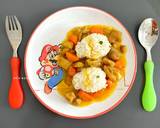 Hình bước làm 2 của món Cơm Cà Ri Gà Cho Bé