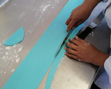 Foto del paso 3 de la receta: Pastel de fondant diseño navideño