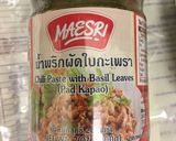 A picture of step 5 of Thai basil and chilli minced beef with an egg (Phat Kaphrao).