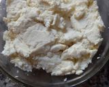 Foto del paso 4 de la receta: Queso crema o untable con leche cortada!!