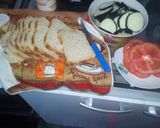 Foto del paso 1 de la receta: Tostadas con berenjena y tomate