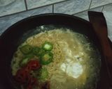 Foto langkah ke 4 dari resep Mie goreng lada hitam plus jalapeno.