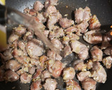 Foto del paso 2 de la receta: Mollejas de pollo al ajillo