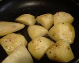 Foto del paso 2 de la receta: Papas doradas con nugget de pollo