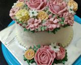 Foto langkah ke 4 dari resep Butter Cream Cake Flowers.