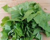 Foto del paso 4 de la receta: Ensalada de pencas de acelga con vinagreta de mostaza y miel