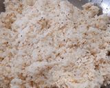Hình bước làm 2 của món Cơm cuộn kim chi