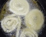 ચકરી (Chakri Recipe In Gujarati) રેસીપી સ્ટેપ2ફોટો