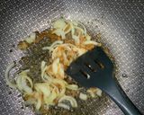 Foto langkah ke 3 dari resep Tumis Kangkung Cumi Saus Tiram.