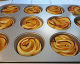 Foto del paso 15 de la receta: Rosas de manzana sobre crujiente de Avellanas y Toffee