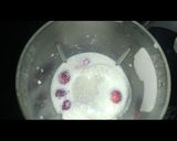 A picture of step 3 of Strawberry creamy milkshake.