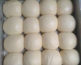 Foto langkah ke 6 dari resep Roti sobek metode autolisis.