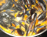 Foto del paso 9 de la receta: Guiso marinero con calamar, gambón y mejillones