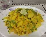 A picture of step 4 of #HBR kanda batata poha.