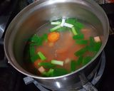 Foto langkah ke 6 dari resep Sop Daging Kuah Bening (simpel, bumbu cemplung).