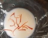 A picture of step 3 of Dryfruit Saffron kalakand.