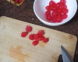Foto del paso 2 de la receta: Trufas de polvorones y galletas rellenas de guindas