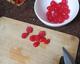 Foto del paso 2 de la receta: Trufas de polvorones y galletas rellenas de guindas