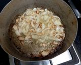 A picture of step 4 of Arvi (vegetable) gravy.