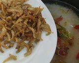 Foto langkah ke 5 dari resep Nasi Liwet Rice Cooker + Telur Dadar.