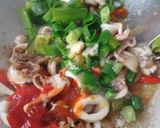 Foto langkah ke 6 dari resep Cumi Asam Manis Pedas.