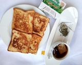 A picture of step 3 of Fried bread with Egg.