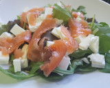 Foto del paso 3 de la receta: Ensalada de Salmón ahumado y Melón con aliño de yogurt