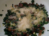 Pasta al pesto con espinacas y champiñones