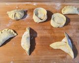 Foto del passaggio 13 della ricetta Xiao Mai - Ravioli cinesi al vapore con gamberi