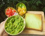 รูปขั้นตอนการทำที่ 2 ของ ขนมปังปิ้งมะม่วงกัวคาโมเล ง่าย ได้สีสัน Mango Guacamole Toast