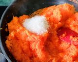 A picture of step 4 of Papaya Halwa.