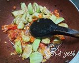 A picture of step 2 of Baingan Tamatar.