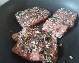 Foto del passaggio 2 della ricetta Filetto di salmone in crosta di semi