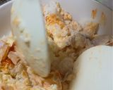 A picture of step 6 of Salmon and Garland Chrysanthemum Rice Balls.