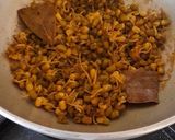 A picture of step 2 of Mung Bean Sprout Chat.