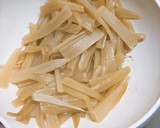 Foto del paso 1 de la receta: Pencas de acelga al escabeche