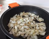 Foto del paso 2 de la receta: Fricandó para “l’Oriol”