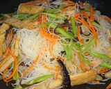 Hình bước làm 3 của món Bún gạo xào chay