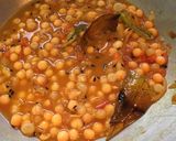 A picture of step 3 of Luchi Ghugni.