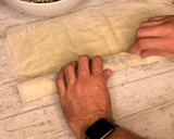 Foto del paso 7 de la receta: Spanakopita pastel griego de espinacas y queso feta