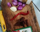 Foto langkah ke 2 dari resep Sayur lemak telur wortel.