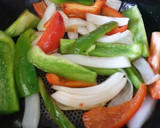 Foto del paso 2 de la receta: Lomo Saltado Peruano