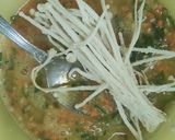 Foto langkah ke 3 dari resep Paeng-ee Beoseot Jeon, 팽이버섯전 (Korean Enoki Mushroom Pancake).