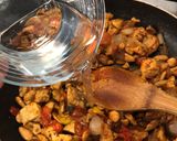 Foto del paso 7 de la receta: Pollo a la miel con almendras